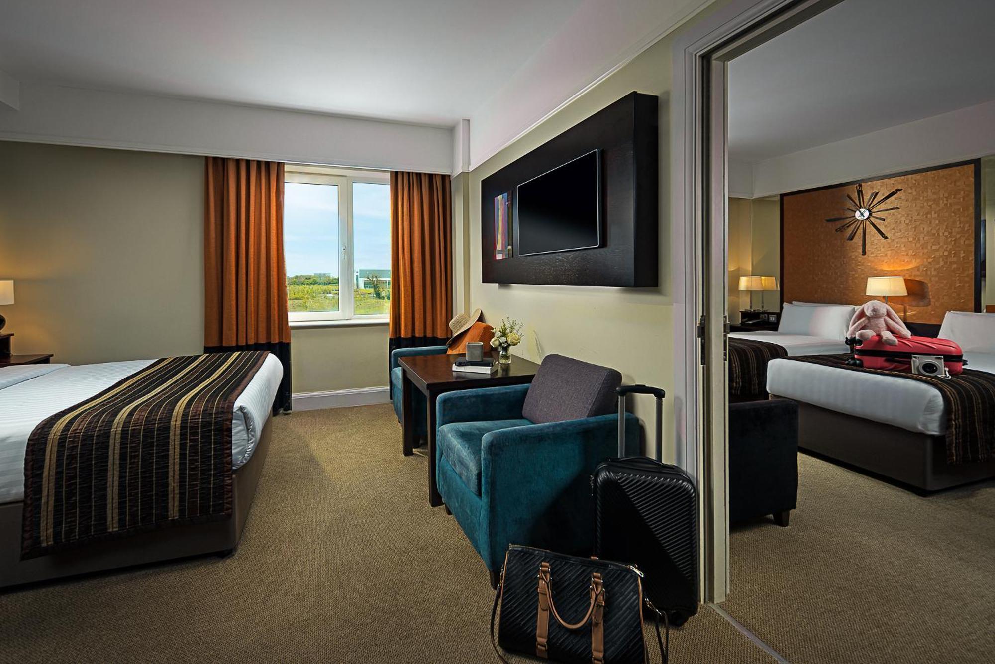 Carlton Hotel Blanchardstown Kültér fotó