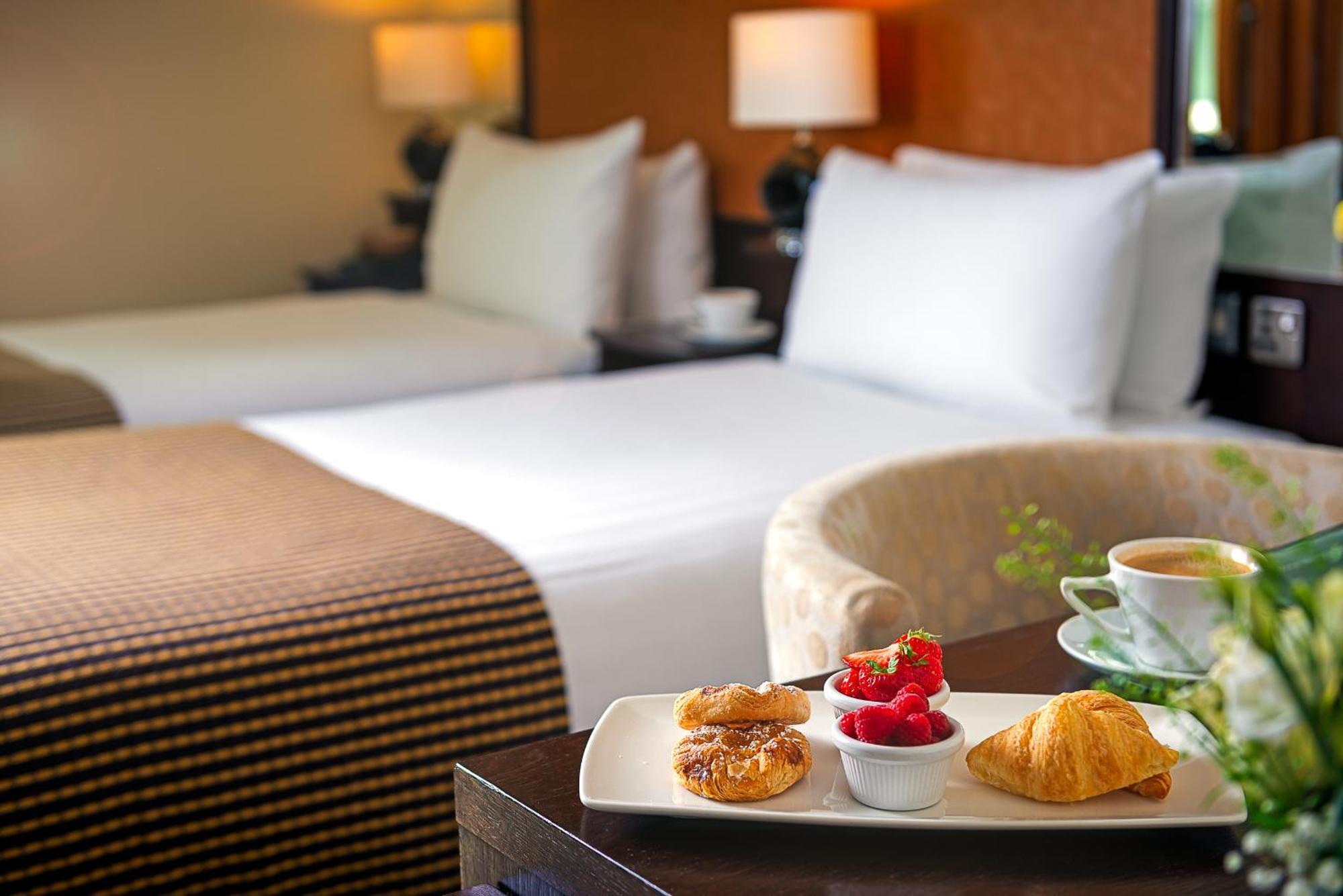 Carlton Hotel Blanchardstown Kültér fotó