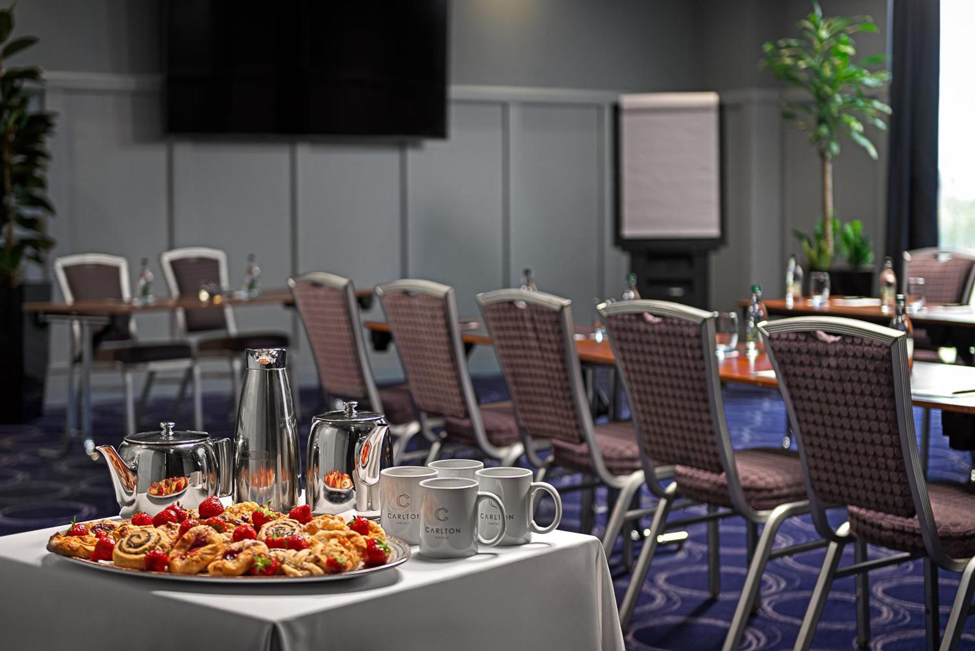 Carlton Hotel Blanchardstown Kültér fotó